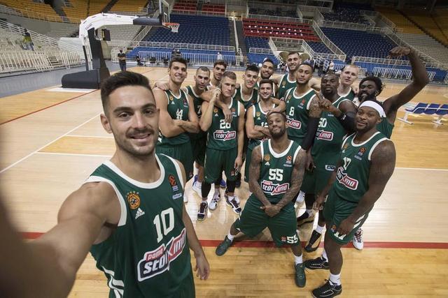 手往往藏在 手往往藏在